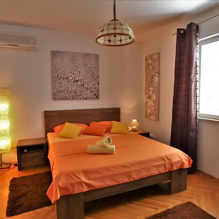 Garden M&m Apartment *