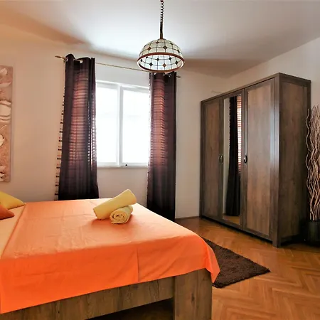 Garden M&m Apartment *